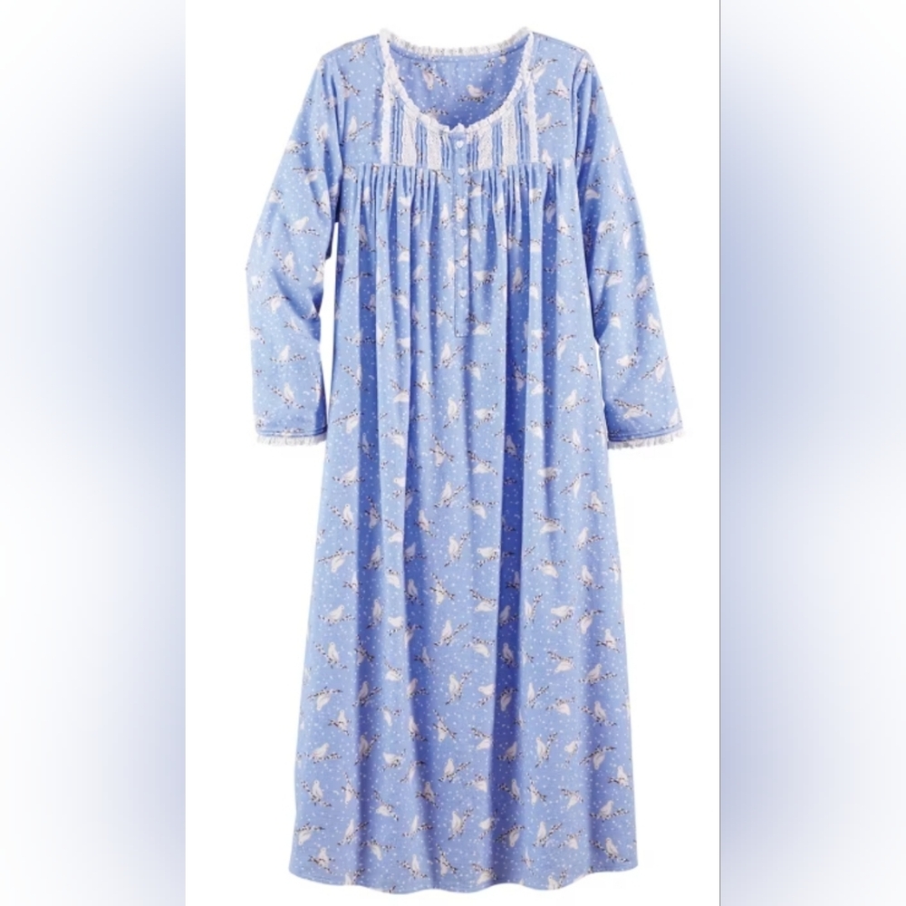 Lanz of Salzburg Flannel nightgown with lace detail, heart buttons & pockets